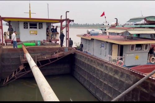 Lật tẩy chiêu trò tinh vi của những kẻ chuyên hút trộm cát từ các lòng sông