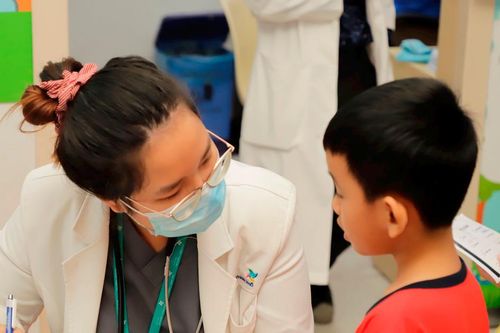 TP Hồ Chí Minh: Hơn 1.000 trẻ em có hoàn cảnh khó khăn được khám sức khỏe miễn phí