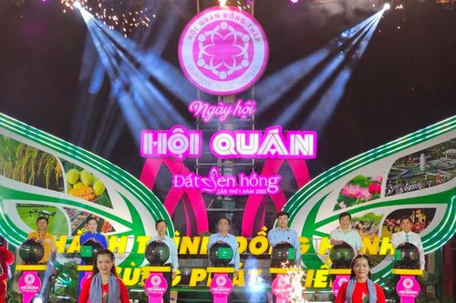 Ngày hội Hội quán Đất Sen hồng