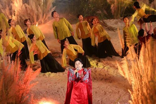 Ca sĩ Tùng Dương, Minh Thu thăng hoa trong ' Linh thiêng đình Chèm - Dòng chảy tinh hoa'