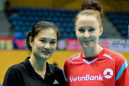 Hoa khôi bóng chuyền Kim Huệ cùng ngoại binh từng đối đầu ở VTV Cup giành chiến thắng trước CLB của HLV Tuấn Kiệt