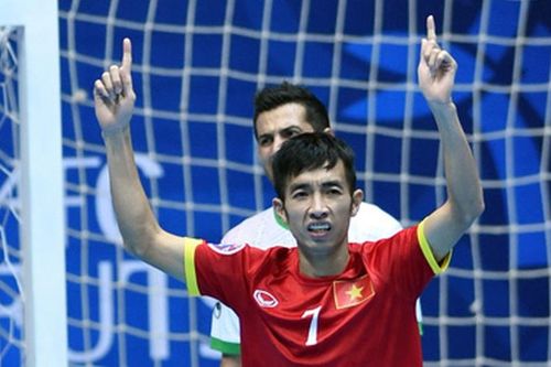 Chàng trai bán café hóa người hùng ghi bàn giúp ĐT Việt Nam dự World Cup, tạo bất ngờ khi xé lưới cả ĐKVĐ Brazil