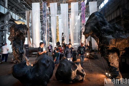 Khám phá 'không gian nghệ thuật' tại Nhà máy Xe lửa Gia Lâm