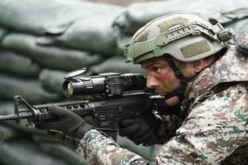 Quân sự thế giới hôm nay (19-11): Mỹ thử nghiệm tên lửa PrSM Inc 1; Ấn Độ ra mắt mũ chống đạn Kavro Doma 360