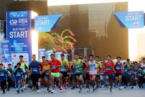 Sôi động Giải Marathon Quốc tế Di sản Hạ Long 2023