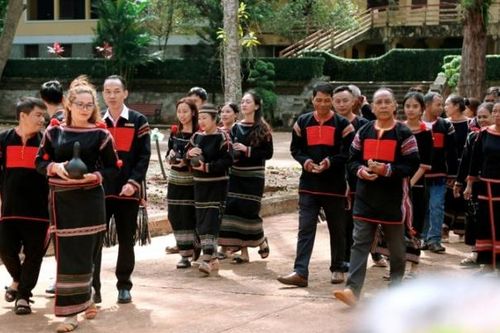 Độc đáo nghi thức rước rể của người Êđê