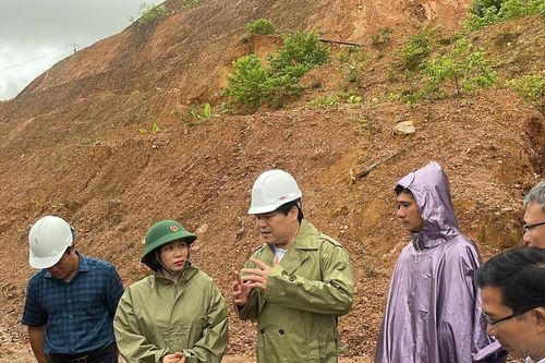 Quảng Ngãi tập trung khắc phục hậu quả do mưa lớn gây sạt lở nhiều nơi