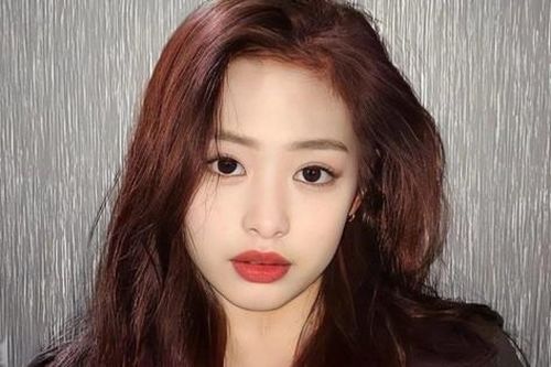 Nhóm nhạc thay thế BlackPink lao đao