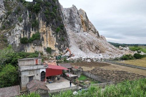 Chính quyền vào cuộc vụ dân như 'trứng treo đầu gậy' dưới chân mỏ đá