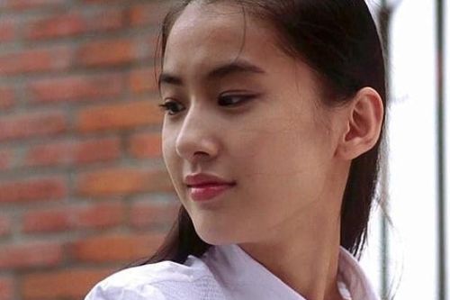 U50 đẹp như thời đôi mươi, mỹ nhân từng phản bội Châu Tinh Trì có tuyệt chiêu gì để 'trẻ mãi không già'?
