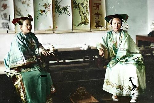 Chiêm ngưỡng loạt ảnh hiếm cuối Thanh triều: Cận cảnh nhan sắc ca kỹ, đường phố thời xưa có thực sự như phim?