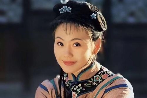Mỹ nhân 'Hoàn Châu cách cách' 47 tuổi vẫn trẻ đẹp, sự nghiệp tụt dốc vì tự khen mình đẹp hơn Lâm Tâm Như?