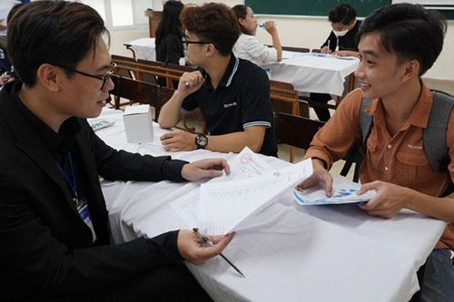 Ứng dụng AI để chấm chữa, nhận xét chi tiết bài thi thử TOEIC
