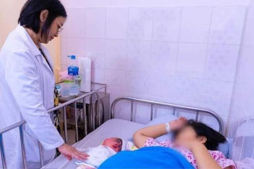Một sản phụ hạ sinh bé trai nặng hơn 6kg