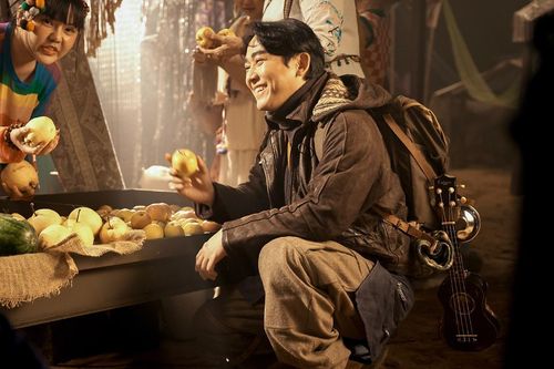 Hứa Vĩ Văn xứng danh 'nam thần' không tuổi, phong độ chuẩn soái ca ở tuổi 44