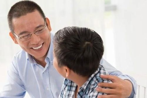 Nhân Ngày Quốc tế nam giới (19/11): Nói với con trai về chuẩn đàn ông năm 2024