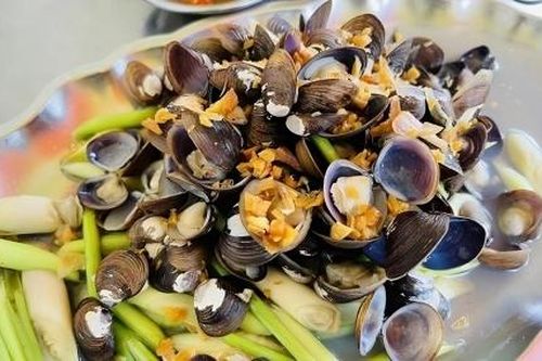 Về xứ lụa ăn con lía