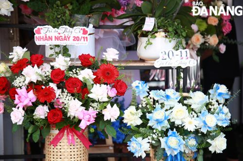 Đa dạng thị trường quà tặng nhân ngày Nhà giáo Việt Nam 20-11