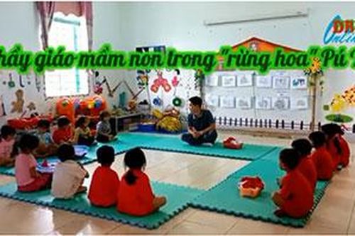 Thầy giáo mầm non trong 'rừng hoa' Pú Xi