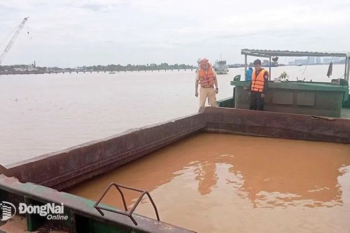 Bị phạt 13,5 triệu đồng do vận chuyển cát trái phép