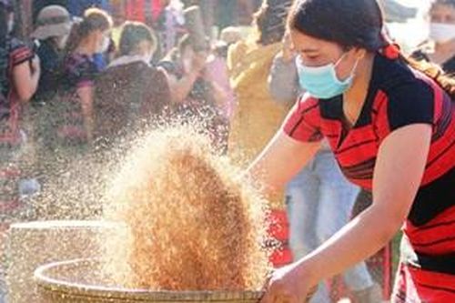 Phát triển du lịch gắn với văn hóa dân gian miền núi