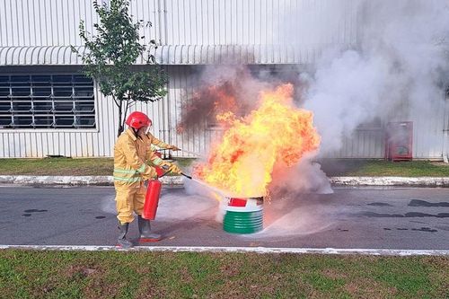 Nhà máy Linh kiện Nhựa Thaco diễn tập ứng phó sự cố hóa chất