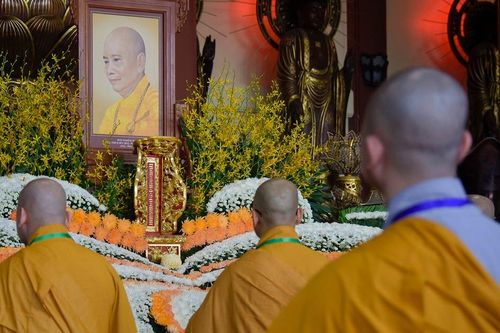 Một ngày sinh hoạt của các giới tử tại Giới đài viện Huệ Nghiêm