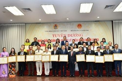 Tuyên dương 200 nhà giáo và cán bộ quản lý giáo dục tiêu biểu