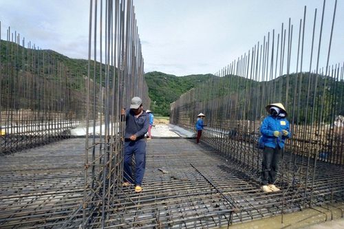 Sau phản ánh của VTC News, gần 50 công nhân bị 'quỵt' lương được ứng tiền