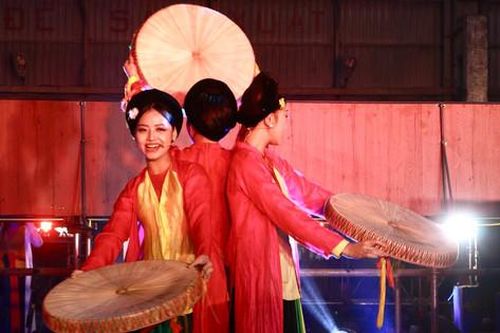 Kể chuyện âm nhạc dân gian trong lòng Nhà máy Xe lửa Gia Lâm