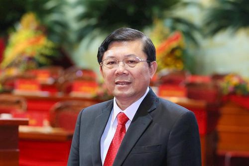 BẢN TIN MẶT TRẬN: Mỗi cán bộ, đảng viên cần nghiên cứu cuốn sách để vận dụng vào thực tiễn