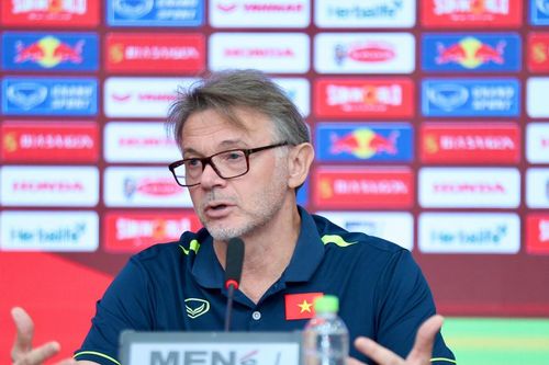 HLV Troussier có chia sẻ gì trước trận đấu của tuyển Việt Nam và Iraq?