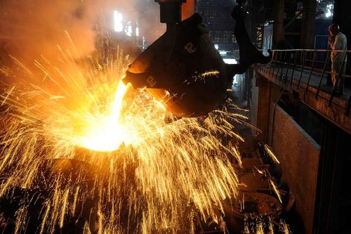 Kỳ vọng FED ngừng tăng lãi suất, giá kim loại quý bật tăng