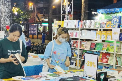 'Ma trận' sách giả, sách lậu - Bài 1: Mua càng nhiều, càng rẻ