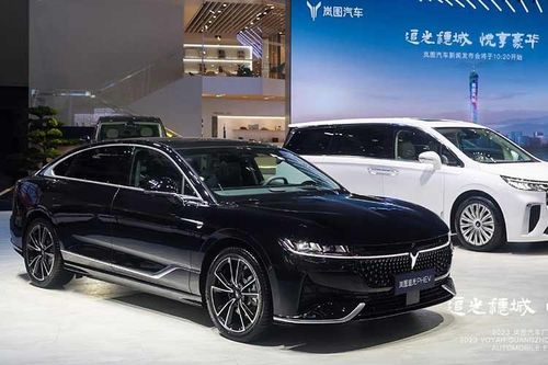 Voyah Passion PHEV 2023 'ăn xăng' ít hơn xe máy, chỉ 0,5 lít/100 km
