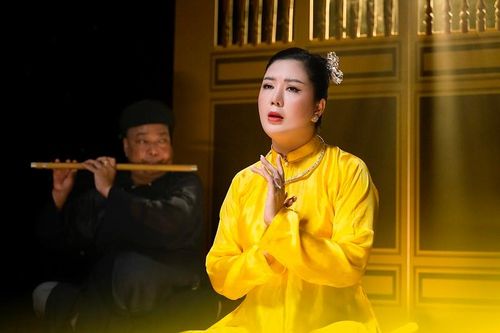 Ca sĩ Đinh Hiền Anh tái xuất sau hơn một năm im ắng