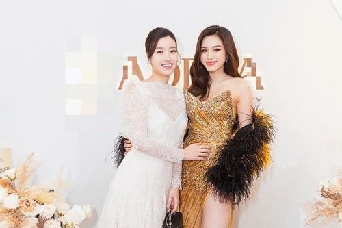 Đỗ Mỹ Linh đẹp rạng ngời đến chúc mừng Hoa hậu Đỗ Thị Hà