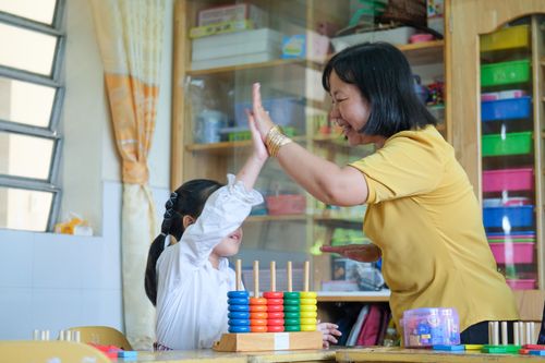 Lấy yêu thương bù đắp trẻ khuyết tật