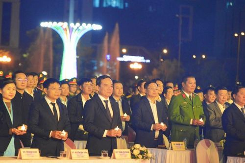 Phó Thủ tướng Trần Lưu Quang dự Lễ tưởng niệm các nạn nhân tử vong do TNGT
