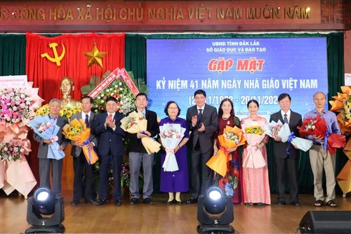 Đắk Lắk gặp mặt, tri ân các thế hệ nhà giáo