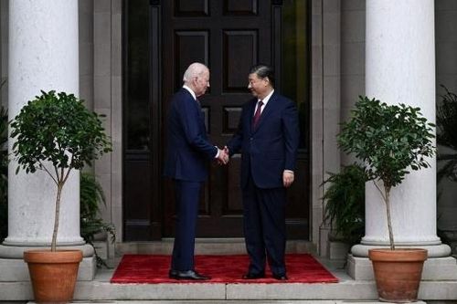 Ảnh ấn tượng (13-19/11): Nga không đóng bất kỳ cánh cửa nào, Trung Quốc nói với Mỹ 'Trái đất đủ rộng', dân Palestine chạy khỏi phía Bắc Gaza