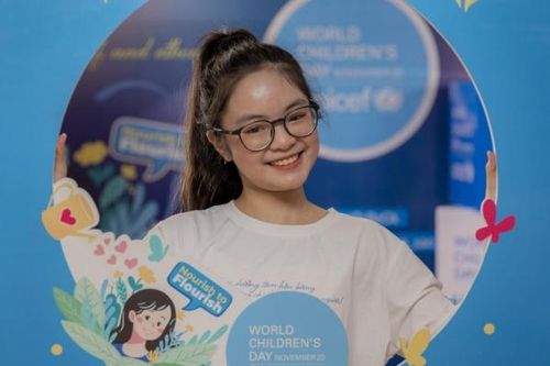Thắp sáng màu xanh vì quyền trẻ em ở Việt Nam