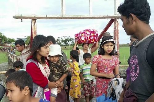 Hàng trăm người Thái Lan ở Myanmar chạy sang Trung Quốc do giao tranh ác liệt
