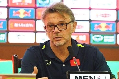 Huấn luyện viên Troussier: 'Đội tuyển Việt Nam có lợi thế nhất định trước tuyển Iraq'