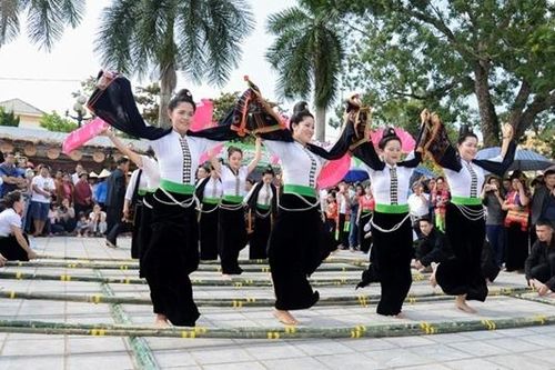 Phục hồi, bảo tồn, phát huy văn hóa phi vật thể các dân tộc thiểu số: Việc cấp bách...
