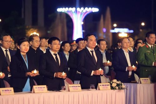 Phó Thủ tướng Trần Lưu Quang dự lễ tưởng niệm các nạn nhân tử vong do tai nạn giao thông