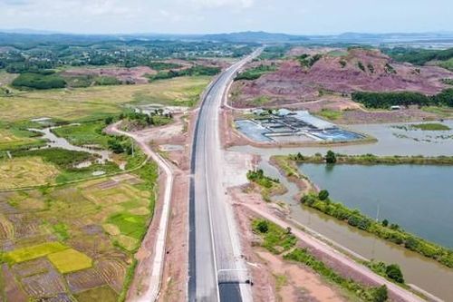 Bàn cách 'thúc' tăng trưởng kinh tế năm 2024