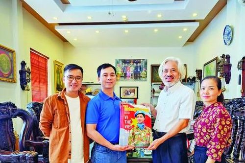 'Kỳ nhân' lưu giữ báo Tiền Phong