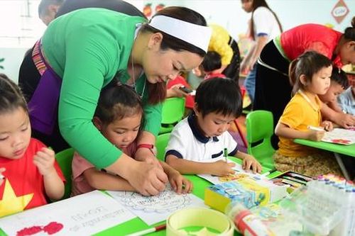 Hạnh phúc 'người lái đò sông Đà'