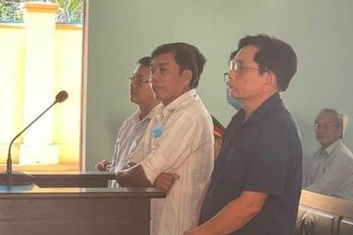 Bản tin 8H: Nguyên chủ tịch huyện thoát kỷ luật dù cấp sai sổ đỏ